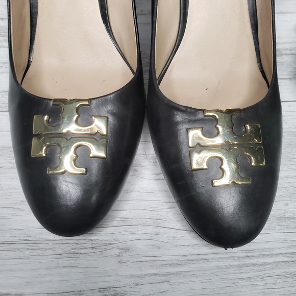 Tory Burch Wedges Black Heels Leather 11 Gold T Logo - Picture 4 of 12
